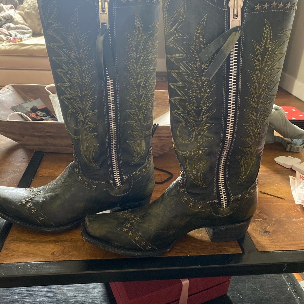 Old Gringo beautiful studded boots size 8